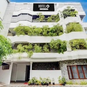 Hotel Super Collection O Vazhakkala Kakkanad Kochi